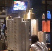 |搞笑 GIF:这样的防身术 男孩子值得拥有