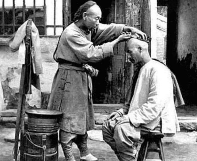 恶心|清朝人的“辫子”到底有多脏?英国女子:恶心到吐,吃饭难以下咽