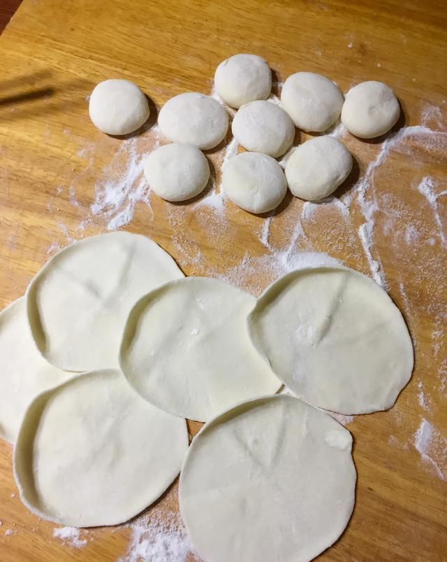 适合|东北特产的大西葫芦，特别适合做“冰花锅贴”几天做一次还吃不够