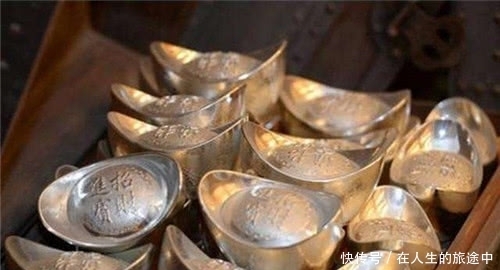 古人在客栈吃饭,随手抛下银两就走,小二为何不数,还笑开了花?