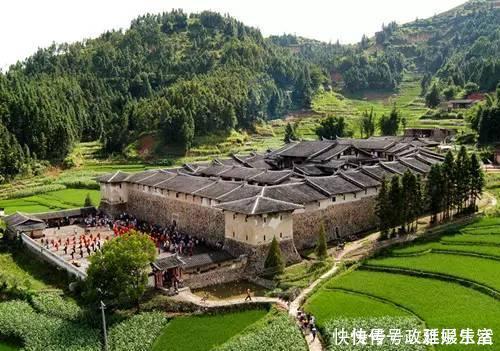 永安县|福建深山藏一神秘城堡，漂浮沼泽上百年，无人居住却不见蜘蛛网