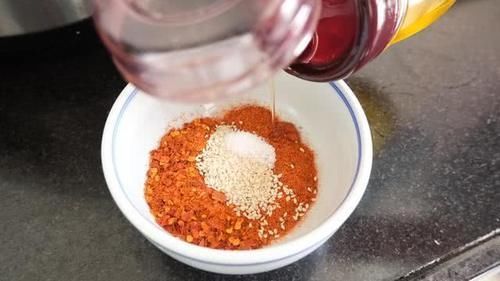 老师傅用了一辈子的辣椒油“秘方”,怪不得那么香,长知识了