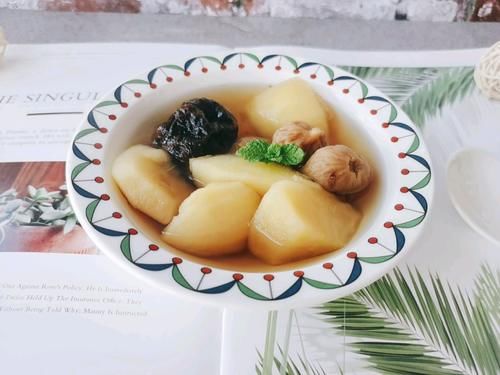 天冷了，苹果和它是绝配，简单煮一煮，滋补又养胃，不懂吃可惜了