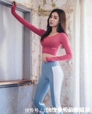 搭配 大长腿的小姐姐搭配打底裤,潇洒又不失优雅,格外好看