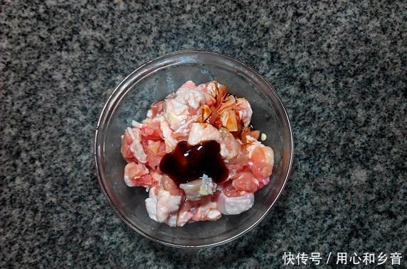 鸡腿|天冷了，就要吃得饱饱的南瓜鸡肉焖饭，不爱南瓜也能吃两碗