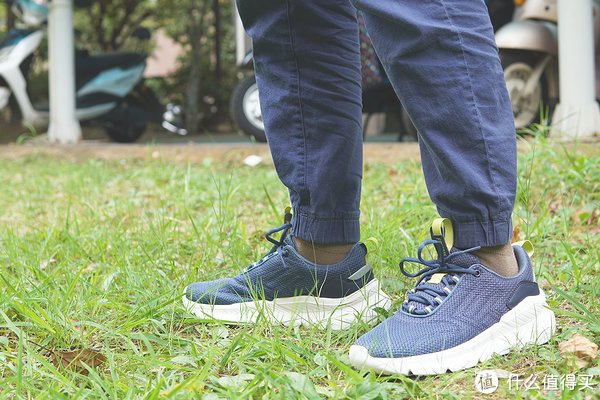 鞋底|跑起来不用太贵的装备，初跑者的入门选择——FREETIE城市轻跑鞋2