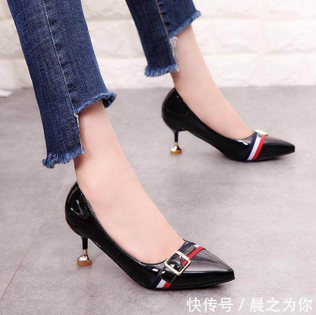 尖头 极具美感的高跟鞋,舒适不累脚,突出腿部的优美线条