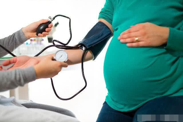 中老年人|高血压患者,除了吃降压药,每天尽量做好3件事,助你稳定血压