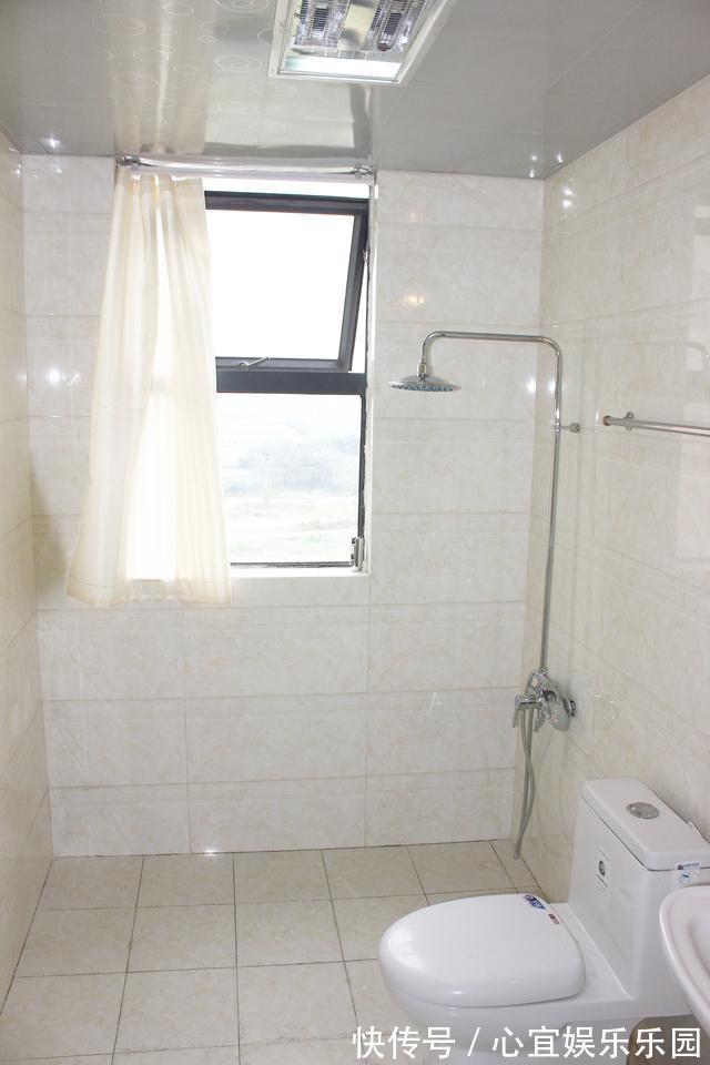 装修|媳妇花6万装修的新房,只刷白墙吊顶都不做,亲戚却都夸会过日子