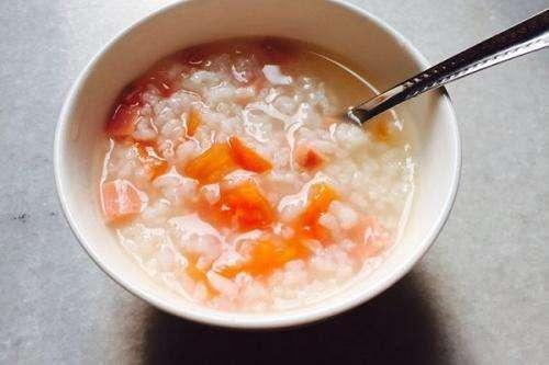 小胡|一岁宝宝中毒身亡,“夺命粥”事故频出,你还敢给孩子喝吗