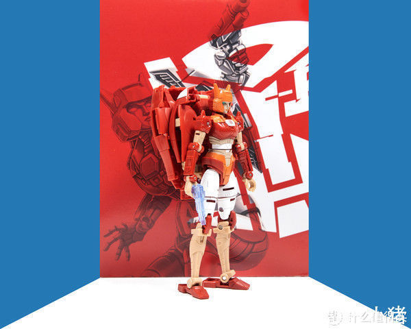 bet擎天柱的一生挚爱：变形金刚网飞限定 塞伯坦之战艾丽塔