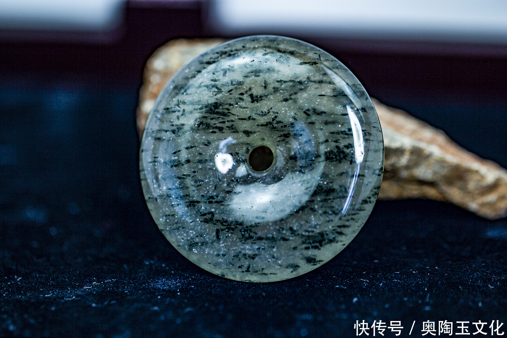 奥陶玉平安扣适合那些人群佩戴