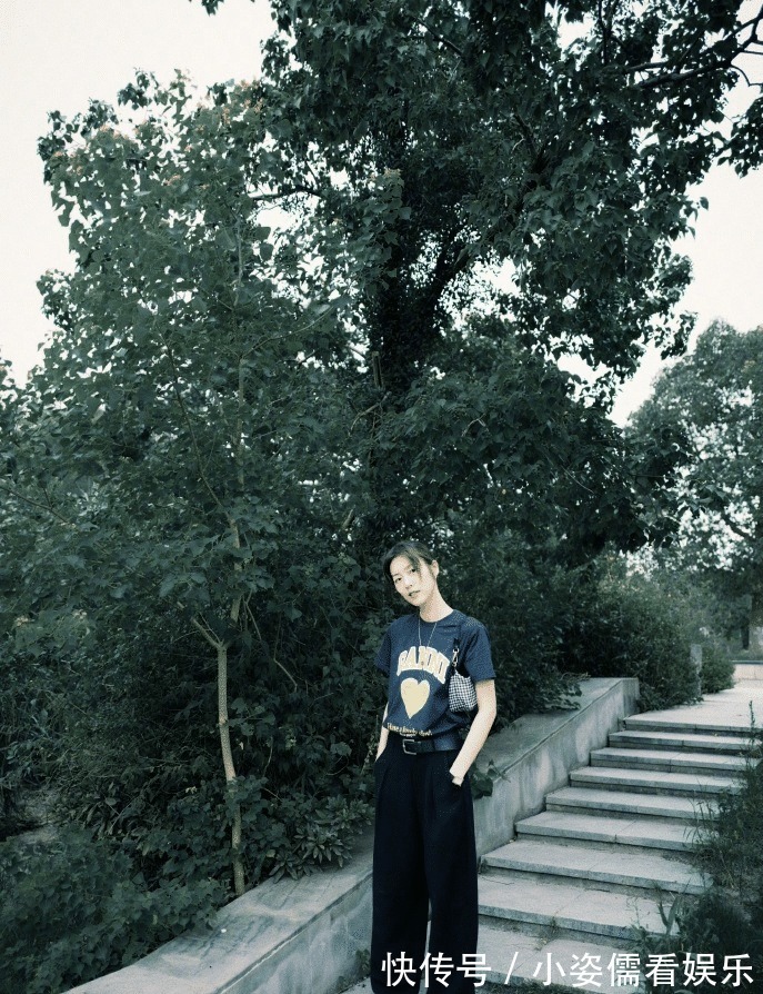 头发|为什么女人头发越卷、越显老气?刘雯的“失败”造型,给你敲警钟