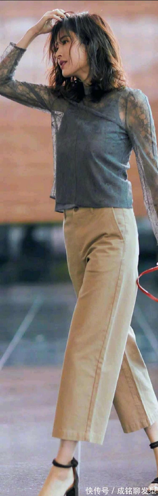 t恤|女人过了四十岁，可以尝试一下这款“显瘦裤”，时髦大气又显身材