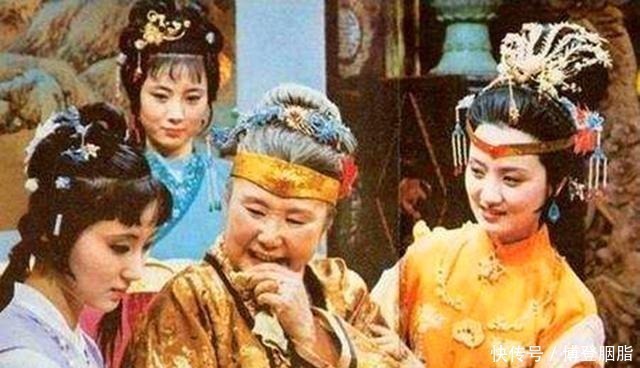 凤姐|红楼梦：书中的她俗不可耐，却活成了让大家羡慕的模样