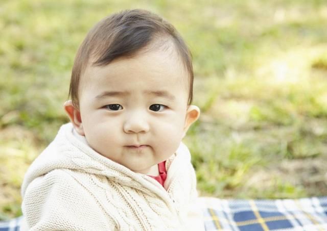 裸睡|想要知道宝宝聪不聪明？从睡觉的方式就能够看的出来