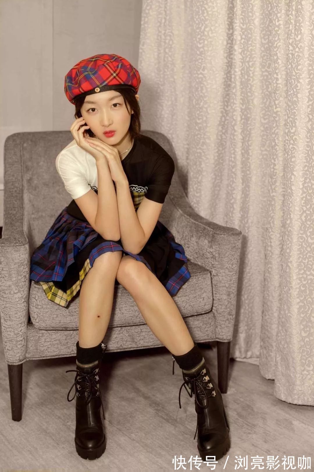 格纹贝雷帽 贝雷帽是小脸专属不,脸大的女生戴照样时髦,秋冬让你美上天