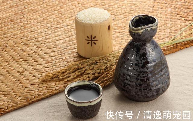 健康|每天坚持喝2两白酒的人和滴酒不沾的人,哪个更健康长寿?