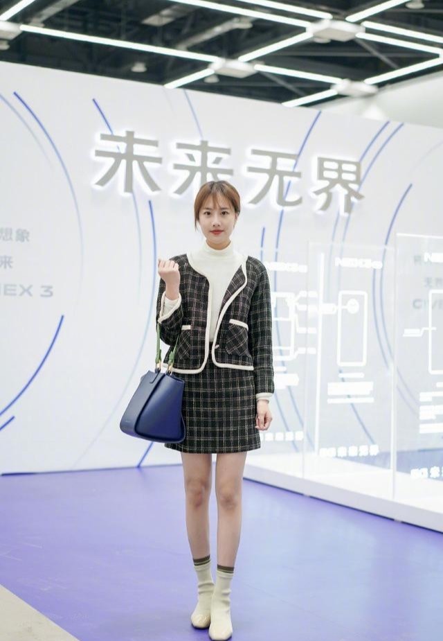 袜靴 女人再懒也少穿运动鞋,今年这“5双鞋”正当红,显高还不累脚!