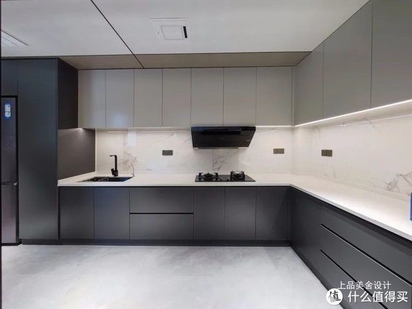 客餐厅|看了长沙夫妻的极简风,才知道什么是“网红”装修,隐形墙很惊艳