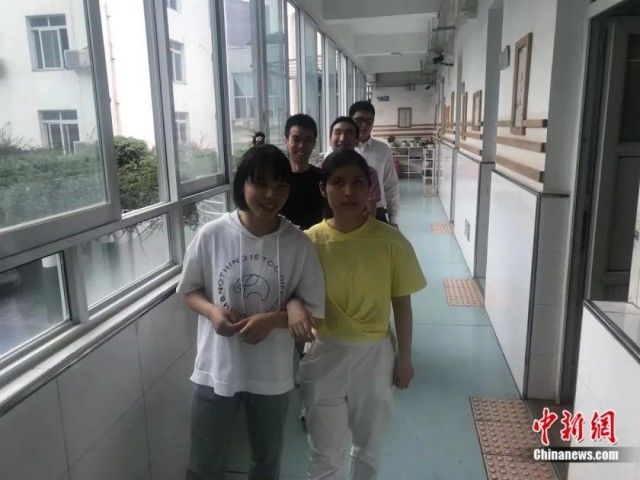 学霸班！中国诗词大会上走红的00后盲女和她的盲人同学都考上本科啦！