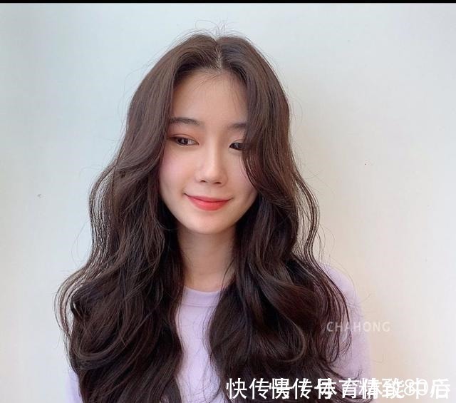 弯度 新时尚发型17款送给大家，越看越完美，蓬松时尚显高级！