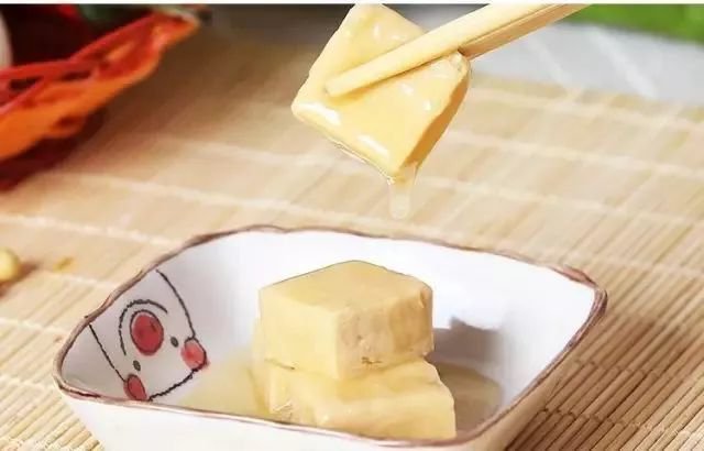 中国|法国美女到中国买了一份豆腐乳,上菜时愣住了,以为搞错了?