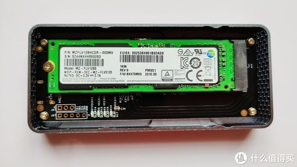 yott看看从Surface Pro 4上拆机的三星PM951 SSD搭配尤大师雷电3硬盘盒速度怎么样？