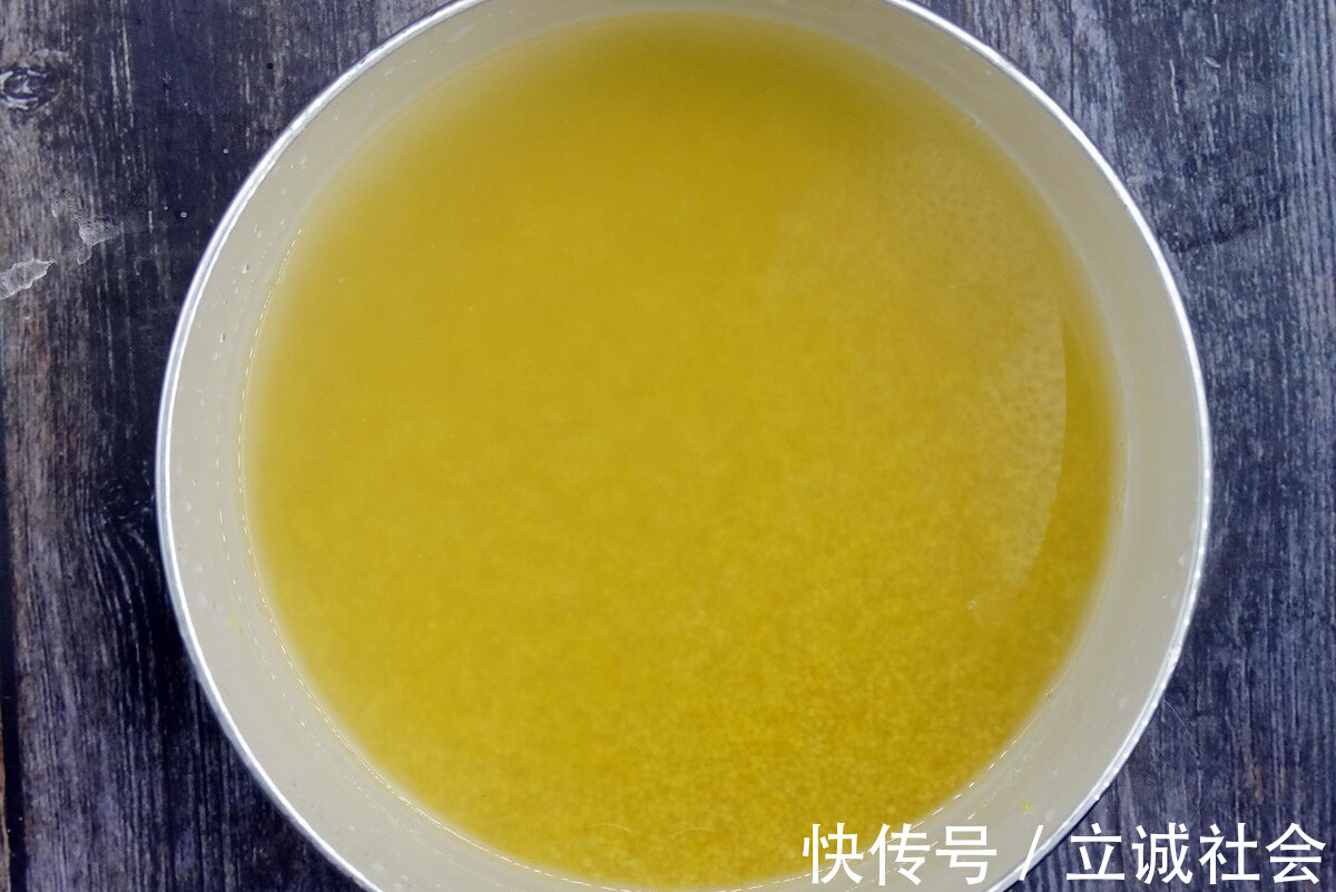 小米粥|熬小米粥，最忌直接下锅，学会2个窍门，米粥香浓好喝，还有米油