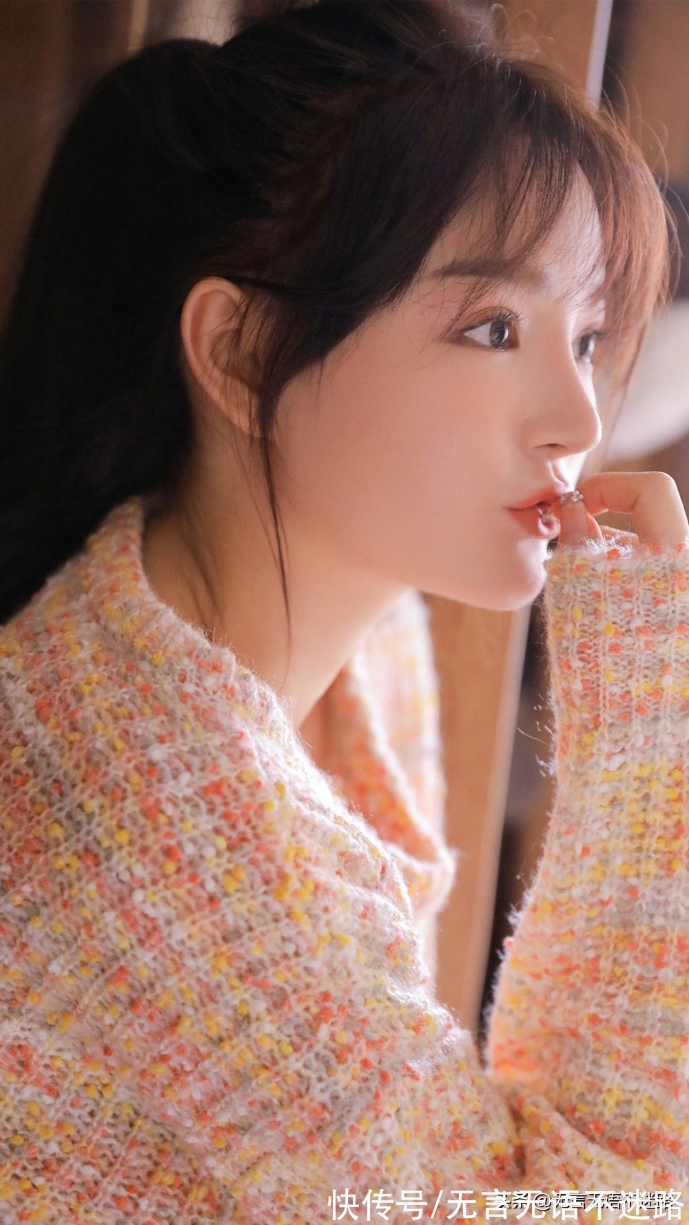 毛衣 治愈系美女,暖冬彩色毛衣穿搭,尽显青春靓丽