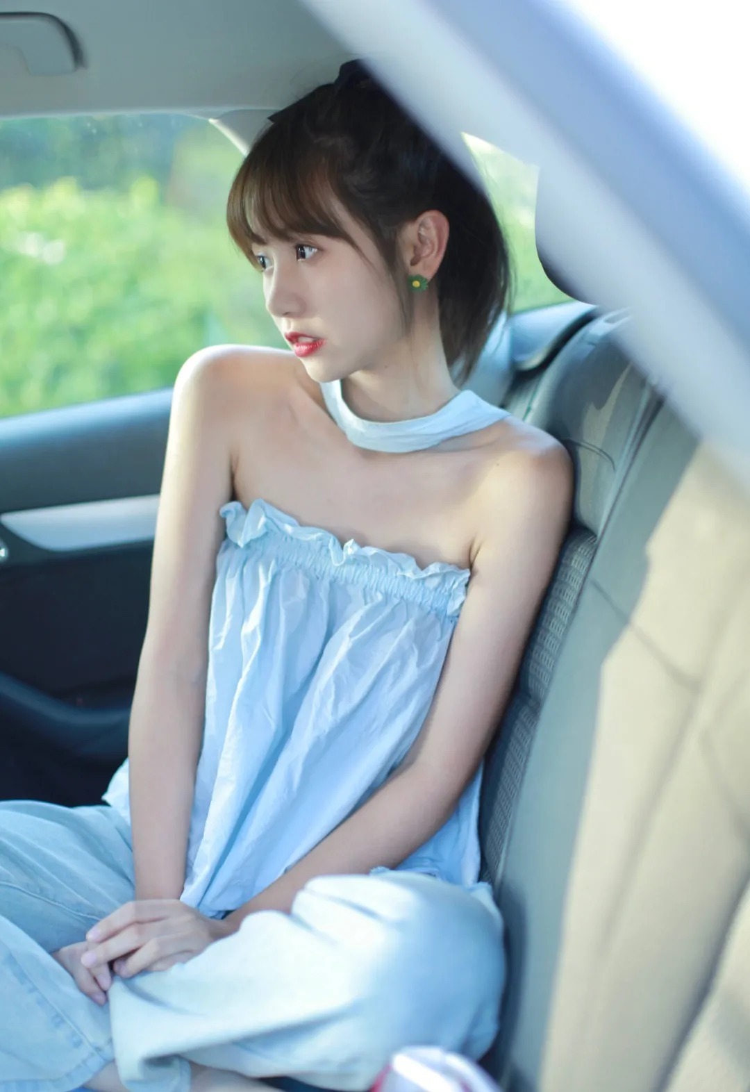 文艺|街拍时尚组图:浙工大学校花徐依莎,文艺与知性的美集于一身