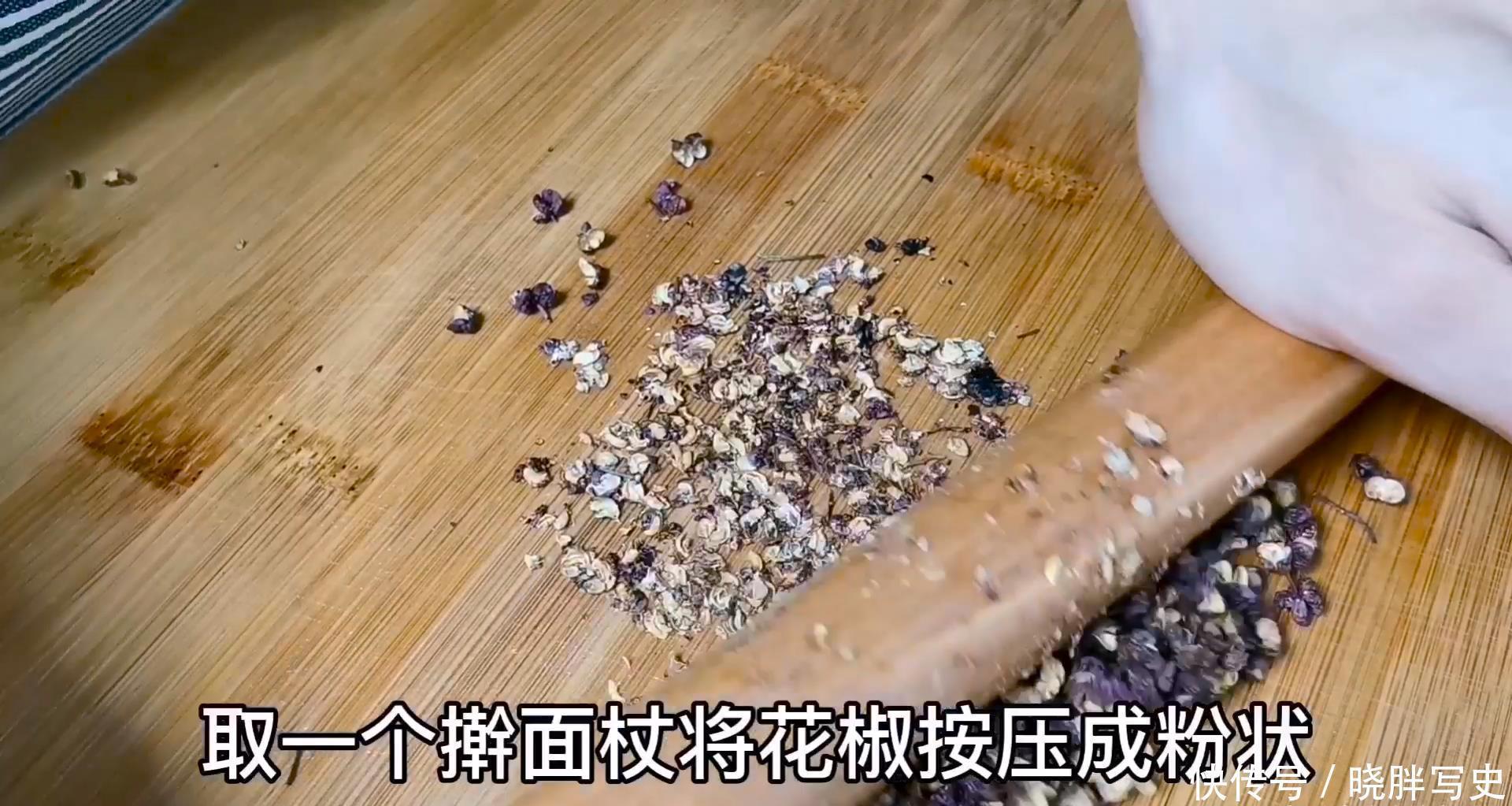  难怪|难怪饭店水煮肉片那么好吃，原来秘制配方很简单，3分钟学会