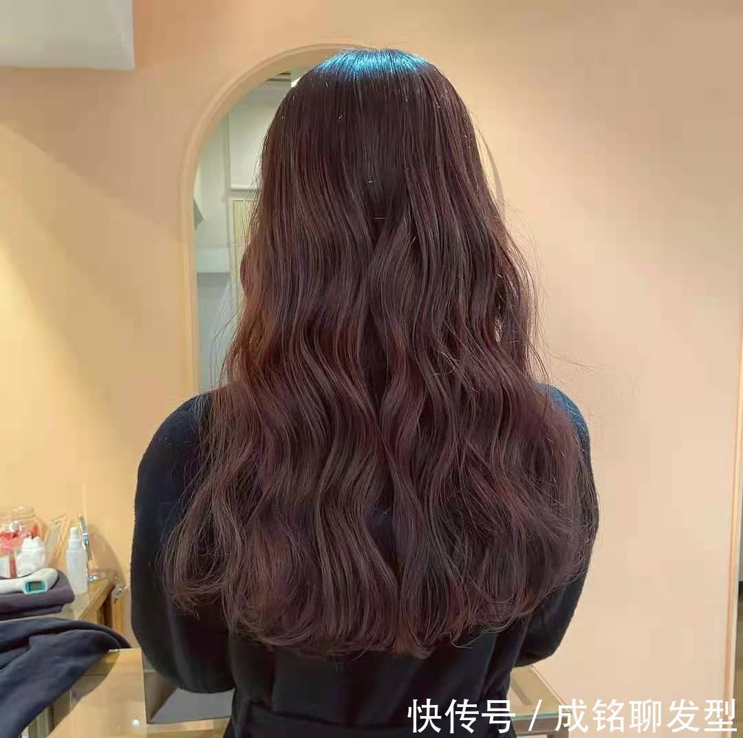 短发|2021年流行发型来了,准备做发型了解一下,直发卷发时髦色都有