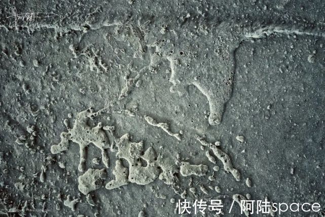 装饰|工地里随处可见的“画作”,装裱一下用来作装饰其实很不错