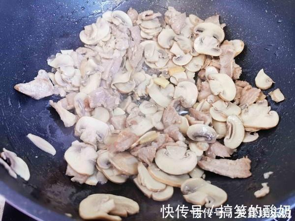 口蘑|这东西30块1斤,再贵也得让孩子吃,能长高个,营养堪比灵芝!