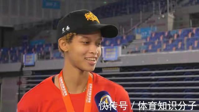 小美|小美瓦尔加斯回到费内巴切身披20号球衣,答应下赛季再来天津女排