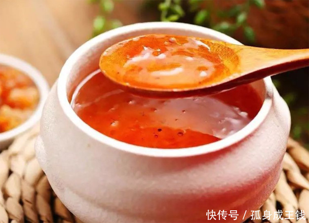 女性爱美,多吃2种“胶原蛋白”食物,效果比面膜好,60岁不显老