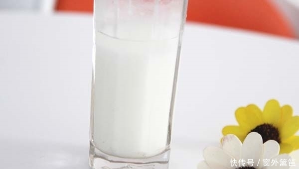 纯牛奶好,还是酸牛奶好?高血压人群适合哪种,让研究告诉你