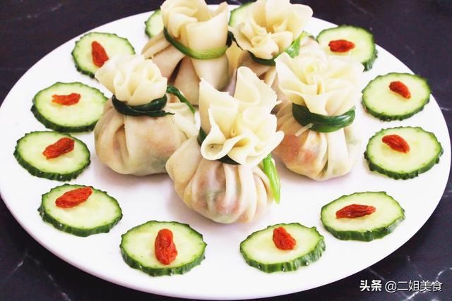 年夜饭加道菜，“四喜福袋”端上桌，寓意八方来福，财源滚滚