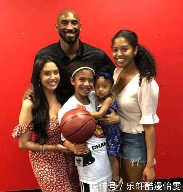 koko|瓦妮莎晒全家福!3个女儿都不打篮球,科比手艺没了继承人