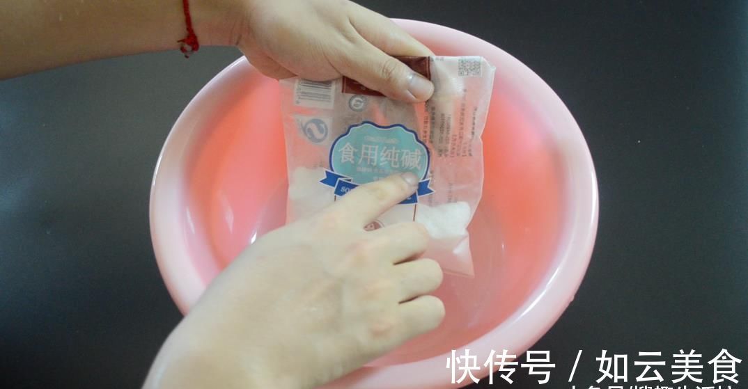 汗味|清洗毛巾别再用肥皂了, 用它泡一泡, 多脏多旧的毛巾也能洁白如新