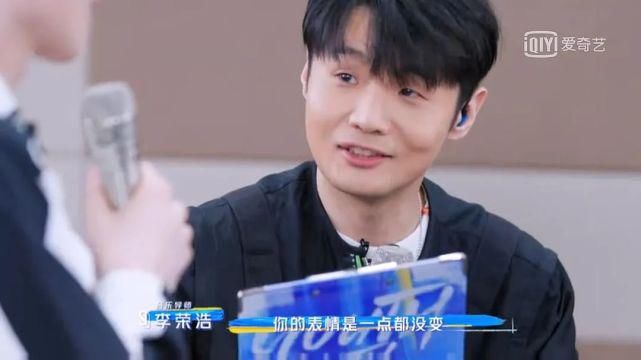 揭秘选秀综艺滤镜：选手外衣一键变绿，李荣浩眼睛3年大一倍