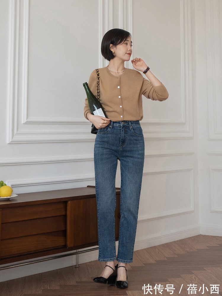 下图 春天还是穿衬衫、针织开衫最优雅,搭配阔腿裤、牛仔裤高级又时髦