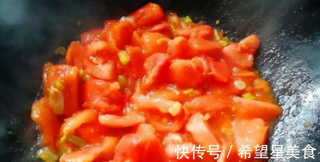 西红柿炒鸡蛋，先炒西红柿还是先炒蛋很多人做错了，难怪不好吃！