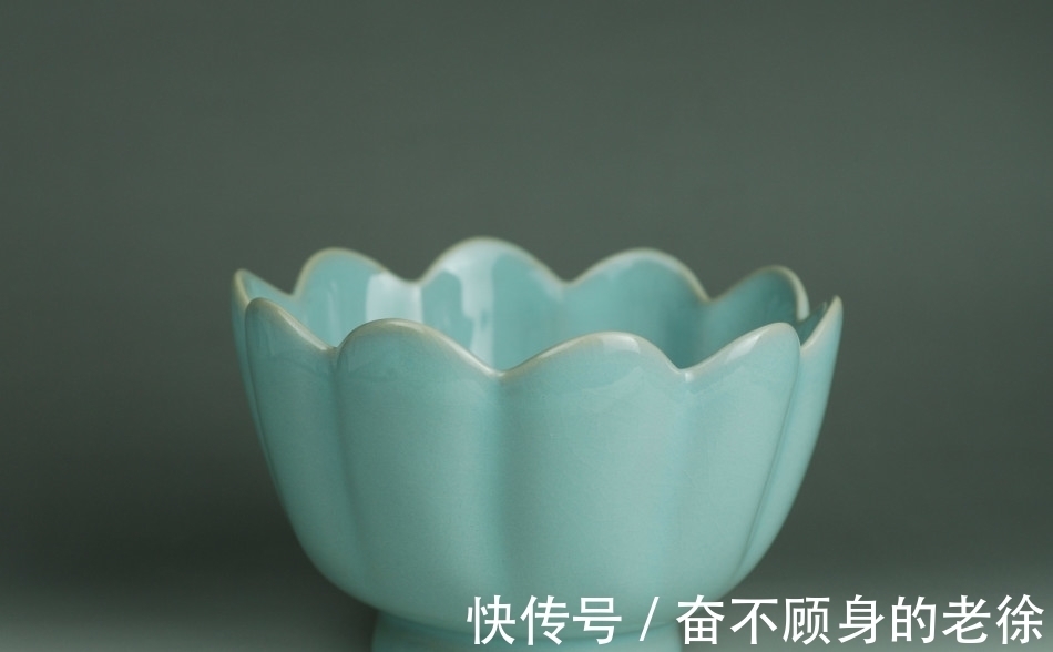 宋徽宗#为什么说汝瓷是宋代瓷器工业史上的一大突破?