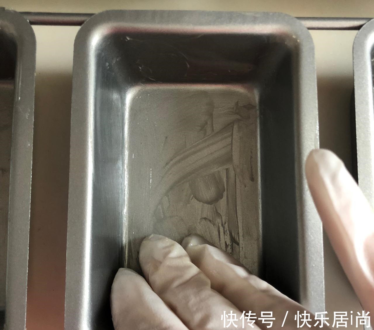 不加一滴水,用牛奶和鸡蛋做成的小面包,好吃又营养,奶香味十足!