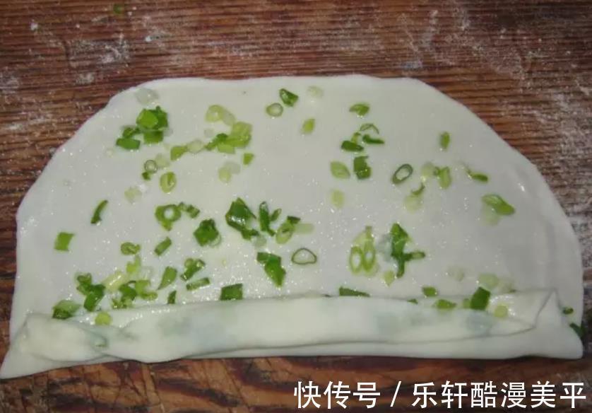葱油饼|自制葱油饼酥香美味，轻松掌握