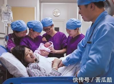 紧张|剖宫产，手术台上，医生为什么要跟产妇说话，还不让产妇说话？