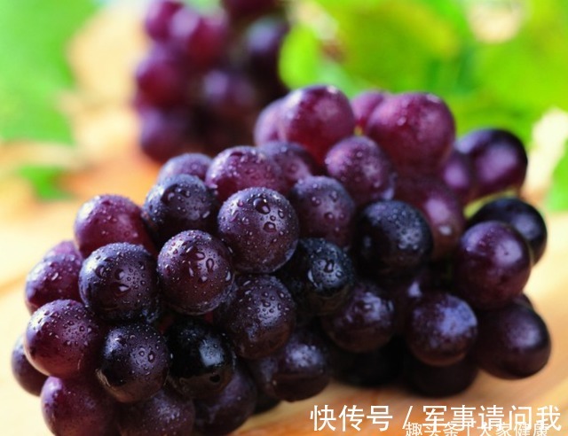 香蕉|肝不好能吃葡萄吗?医生:想养护肝脏,这3种水果,平时少吃为好