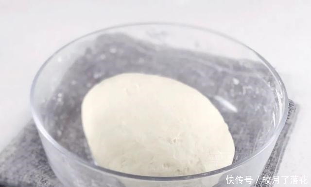 这个烧饼我都不敢经常做,不用发面、不用醒面,锅里烙一烙,连吃三个不过瘾!